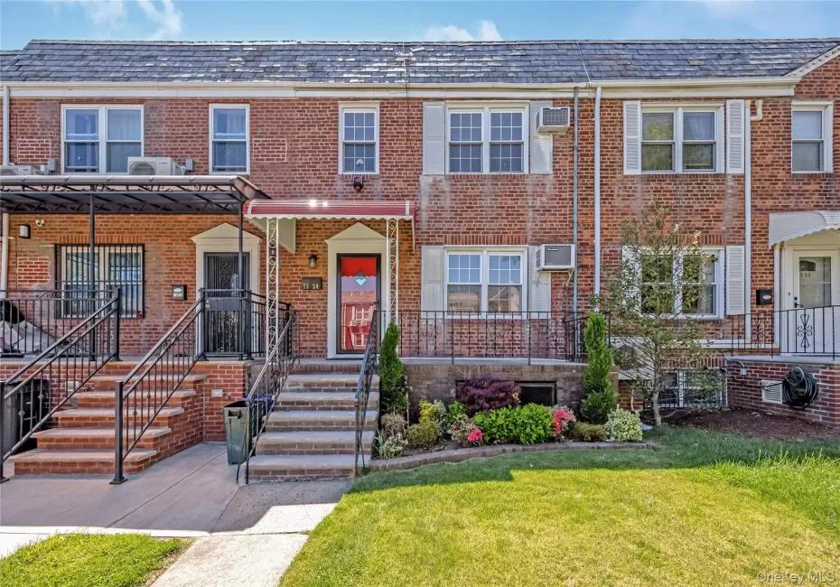7334 174th Street, New York, NY, 3 Bedrooms Bedrooms, 6 Rooms Rooms,1 BathroomBathrooms,Residential,For Rent,174th,0,930172 7334 174th Street, New York, NY, 3 Bedrooms Bedrooms, 6 Rooms Rooms,1 BathroomBathrooms,Residential,For Rent,174th,0,930172