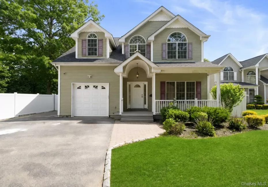 40 Muncey Road, Islip, NY, 5 Bedrooms Bedrooms, 15 Rooms Rooms,3 BathroomsBathrooms,Residential,For Rent,Muncey,0,1011097 40 Muncey Road, Islip, NY, 5 Bedrooms Bedrooms, 15 Rooms Rooms,3 BathroomsBathrooms,Residential,For Rent,Muncey,0,1011097