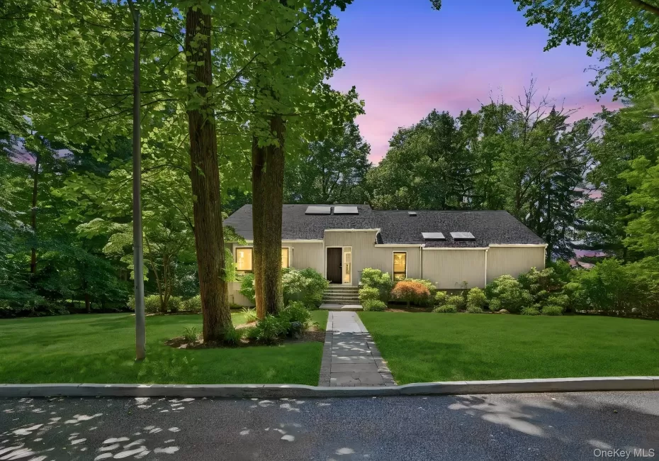 12 Hearthstone Circle, Greenburgh, NY, 5 Bedrooms Bedrooms, 13 Rooms Rooms,4 BathroomsBathrooms,Residential,For Rent,Hearthstone,0,1011199 12 Hearthstone Circle, Greenburgh, NY, 5 Bedrooms Bedrooms, 13 Rooms Rooms,4 BathroomsBathrooms,Residential,For Rent,Hearthstone,0,1011199