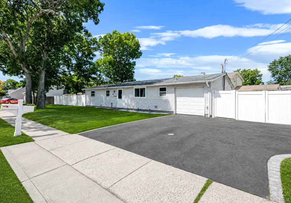 100 Patchogue Holbrook Road, Brookhaven, NY, 3 Bedrooms Bedrooms, 5 Rooms Rooms,1 BathroomBathrooms,Residential,For Rent,Patchogue Holbrook,0,1010848 100 Patchogue Holbrook Road, Brookhaven, NY, 3 Bedrooms Bedrooms, 5 Rooms Rooms,1 BathroomBathrooms,Residential,For Rent,Patchogue Holbrook,0,1010848