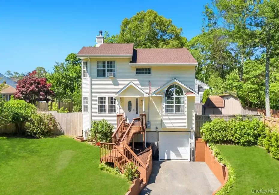 14 Cherry Road, Brookhaven, NY, 3 Bedrooms Bedrooms, 7 Rooms Rooms,2 BathroomsBathrooms,Residential,For Rent,Cherry,0,1011433 14 Cherry Road, Brookhaven, NY, 3 Bedrooms Bedrooms, 7 Rooms Rooms,2 BathroomsBathrooms,Residential,For Rent,Cherry,0,1011433