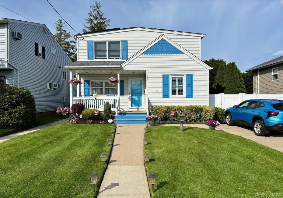 304 Lido Parkway, Babylon, NY, 4 Bedrooms Bedrooms, 8 Rooms Rooms,2 BathroomsBathrooms,Residential,For Rent,Lido,0,1010908 304 Lido Parkway, Babylon, NY, 4 Bedrooms Bedrooms, 8 Rooms Rooms,2 BathroomsBathrooms,Residential,For Rent,Lido,0,1010908