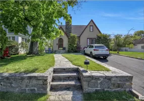 27 Summit Street, Eastchester, NY, 3 Bedrooms Bedrooms, 6 Rooms Rooms,2 BathroomsBathrooms,Residential Lease,For Rent,Summit,0,1005478 27 Summit Street, Eastchester, NY, 3 Bedrooms Bedrooms, 6 Rooms Rooms,2 BathroomsBathrooms,Residential Lease,For Rent,Summit,0,1005478