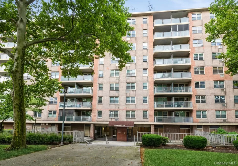 1019 Van Siclen Avenue, New York, NY, 3 Bedrooms Bedrooms, 7 Rooms Rooms,1 BathroomBathrooms,Residential,For Rent,Van Siclen,0,966113 1019 Van Siclen Avenue, New York, NY, 3 Bedrooms Bedrooms, 7 Rooms Rooms,1 BathroomBathrooms,Residential,For Rent,Van Siclen,0,966113