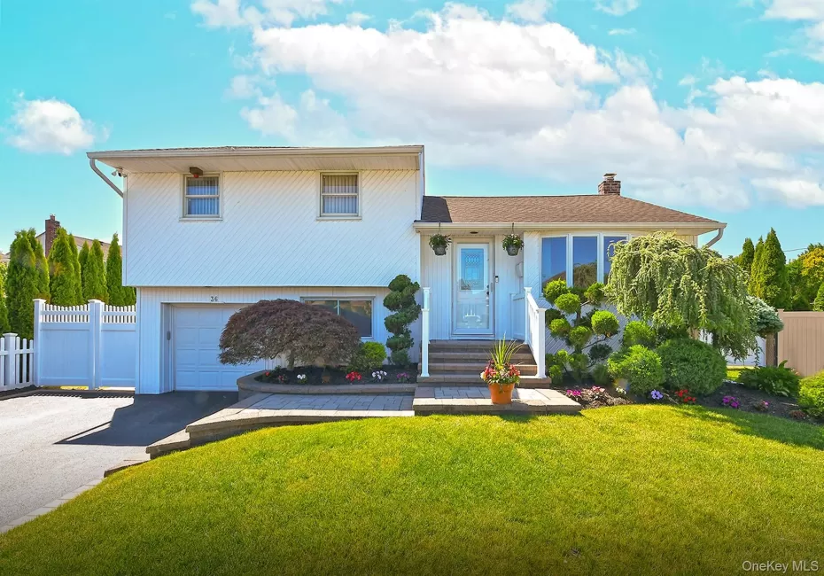 36 Lane Avenue, Oyster Bay, NY, 4 Bedrooms Bedrooms, 9 Rooms Rooms,2 BathroomsBathrooms,Residential,For Rent,Lane,0,1003459 36 Lane Avenue, Oyster Bay, NY, 4 Bedrooms Bedrooms, 9 Rooms Rooms,2 BathroomsBathrooms,Residential,For Rent,Lane,0,1003459