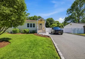 214 Pleasant Street, Islip, NY, 3 Bedrooms Bedrooms, 13 Rooms Rooms,3 BathroomsBathrooms,Residential,For Rent,Pleasant,0,1008040 214 Pleasant Street, Islip, NY, 3 Bedrooms Bedrooms, 13 Rooms Rooms,3 BathroomsBathrooms,Residential,For Rent,Pleasant,0,1008040
