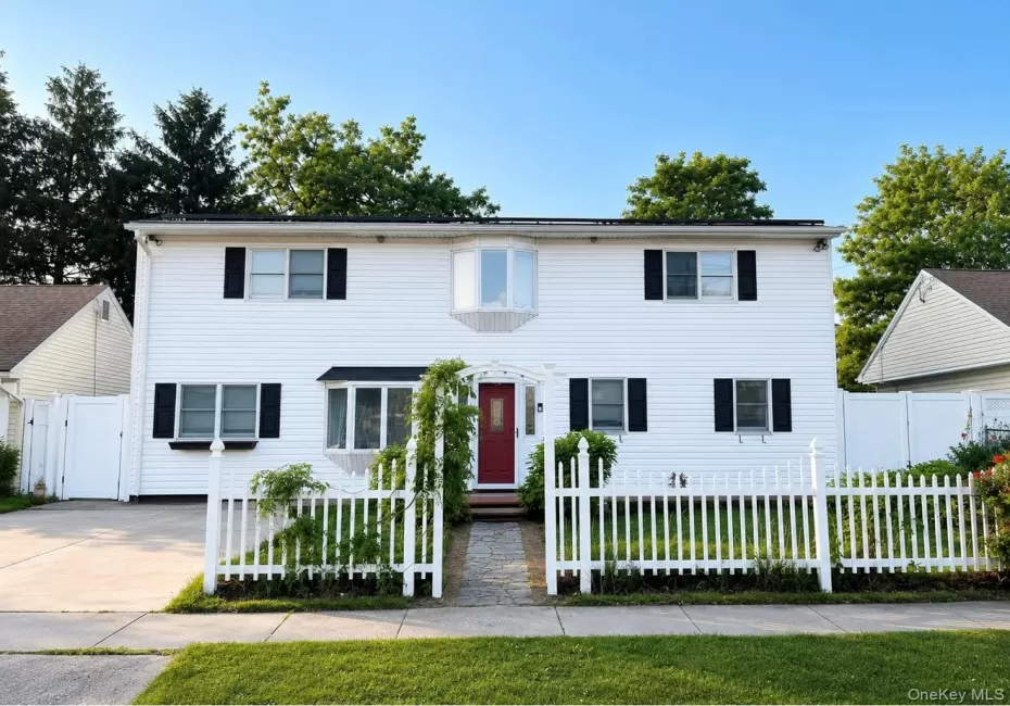 12 Vernon Street, Oyster Bay, NY, 5 Bedrooms Bedrooms, 10 Rooms Rooms,2 BathroomsBathrooms,Residential Lease,For Rent,Vernon,0,999686 12 Vernon Street, Oyster Bay, NY, 5 Bedrooms Bedrooms, 10 Rooms Rooms,2 BathroomsBathrooms,Residential Lease,For Rent,Vernon,0,999686