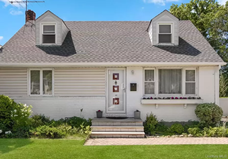 103 Nassau Drive, North Hempstead, NY, 5 Bedrooms Bedrooms, 9 Rooms Rooms,2 BathroomsBathrooms,Residential,For Rent,Nassau,0,1009067 103 Nassau Drive, North Hempstead, NY, 5 Bedrooms Bedrooms, 9 Rooms Rooms,2 BathroomsBathrooms,Residential,For Rent,Nassau,0,1009067