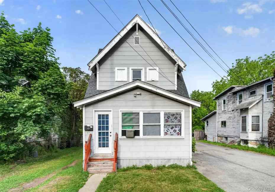 21 Dolson Avenue, Middletown, NY, 2 Bedrooms Bedrooms, 6 Rooms Rooms,1 BathroomBathrooms,Residential,For Rent,Dolson,0,1002333 21 Dolson Avenue, Middletown, NY, 2 Bedrooms Bedrooms, 6 Rooms Rooms,1 BathroomBathrooms,Residential,For Rent,Dolson,0,1002333