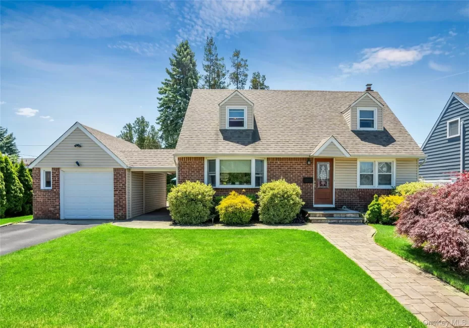 9 Amby Avenue, Oyster Bay, NY, 4 Bedrooms Bedrooms, 8 Rooms Rooms,1 BathroomBathrooms,Residential,For Rent,Amby,0,1003258 9 Amby Avenue, Oyster Bay, NY, 4 Bedrooms Bedrooms, 8 Rooms Rooms,1 BathroomBathrooms,Residential,For Rent,Amby,0,1003258
