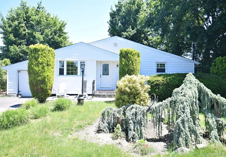 235 1st Street, Babylon, NY, 4 Bedrooms Bedrooms, 6 Rooms Rooms,2 BathroomsBathrooms,Residential,For Rent,1st,0,1009327 235 1st Street, Babylon, NY, 4 Bedrooms Bedrooms, 6 Rooms Rooms,2 BathroomsBathrooms,Residential,For Rent,1st,0,1009327