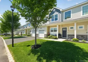 129 Halley Drive, Brookhaven, NY, 2 Bedrooms Bedrooms, 6 Rooms Rooms,2 BathroomsBathrooms,Residential,For Rent,Halley,0,1011648 129 Halley Drive, Brookhaven, NY, 2 Bedrooms Bedrooms, 6 Rooms Rooms,2 BathroomsBathrooms,Residential,For Rent,Halley,0,1011648