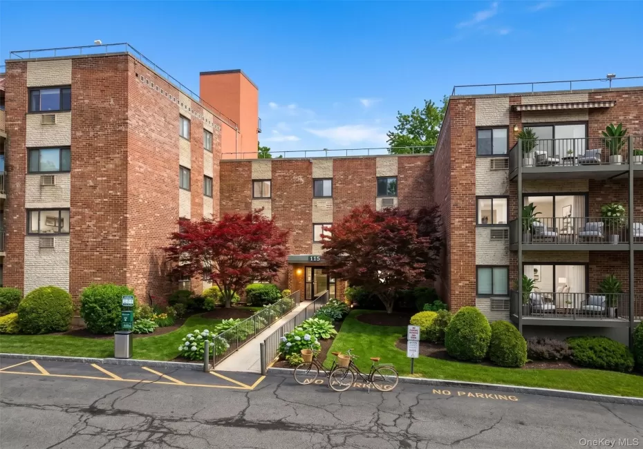 115 Dehaven Drive, Yonkers, NY, 3 Bedrooms Bedrooms, 7 Rooms Rooms,2 BathroomsBathrooms,Residential,For Rent,Dehaven,0,1011635 115 Dehaven Drive, Yonkers, NY, 3 Bedrooms Bedrooms, 7 Rooms Rooms,2 BathroomsBathrooms,Residential,For Rent,Dehaven,0,1011635