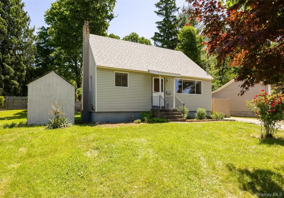 22 Howland Avenue, Beacon, NY, 4 Bedrooms Bedrooms, 7 Rooms Rooms,1 BathroomBathrooms,Residential,For Rent,Howland,0,1005055 22 Howland Avenue, Beacon, NY, 4 Bedrooms Bedrooms, 7 Rooms Rooms,1 BathroomBathrooms,Residential,For Rent,Howland,0,1005055