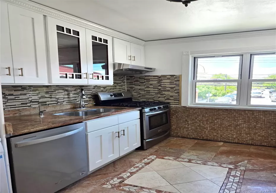 6223 69th Place, New York, NY, 2 Bedrooms Bedrooms, 5 Rooms Rooms,1 BathroomBathrooms,Residential Lease,For Rent,69th,0,1011545 6223 69th Place, New York, NY, 2 Bedrooms Bedrooms, 5 Rooms Rooms,1 BathroomBathrooms,Residential Lease,For Rent,69th,0,1011545