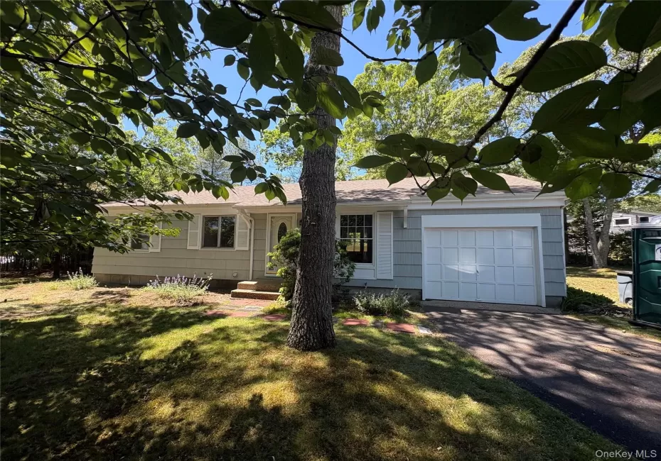 52 Neptune Avenue, Southampton, NY, 3 Bedrooms Bedrooms, 7 Rooms Rooms,1 BathroomBathrooms,Residential Lease,For Rent,Neptune,0,1011724 52 Neptune Avenue, Southampton, NY, 3 Bedrooms Bedrooms, 7 Rooms Rooms,1 BathroomBathrooms,Residential Lease,For Rent,Neptune,0,1011724