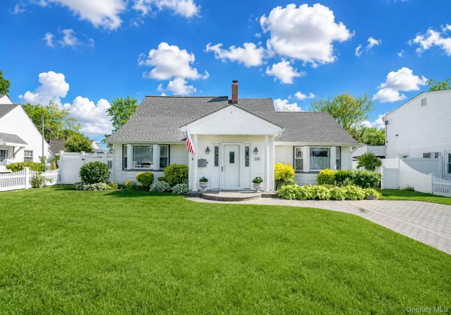 144 Blue Spruce Road, Hempstead, NY, 3 Bedrooms Bedrooms, 7 Rooms Rooms,2 BathroomsBathrooms,Residential,For Rent,Blue Spruce,0,1011082 144 Blue Spruce Road, Hempstead, NY, 3 Bedrooms Bedrooms, 7 Rooms Rooms,2 BathroomsBathrooms,Residential,For Rent,Blue Spruce,0,1011082