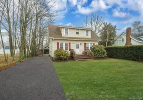 14 Tuttle Avenue, Southampton, NY, 3 Bedrooms Bedrooms, 7 Rooms Rooms,1 BathroomBathrooms,Residential,For Rent,Tuttle,0,1011763 14 Tuttle Avenue, Southampton, NY, 3 Bedrooms Bedrooms, 7 Rooms Rooms,1 BathroomBathrooms,Residential,For Rent,Tuttle,0,1011763
