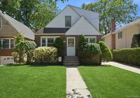 154 Cypress Street, Hempstead, NY, 3 Bedrooms Bedrooms, 7 Rooms Rooms,2 BathroomsBathrooms,Residential,For Rent,Cypress,0,1005866 154 Cypress Street, Hempstead, NY, 3 Bedrooms Bedrooms, 7 Rooms Rooms,2 BathroomsBathrooms,Residential,For Rent,Cypress,0,1005866