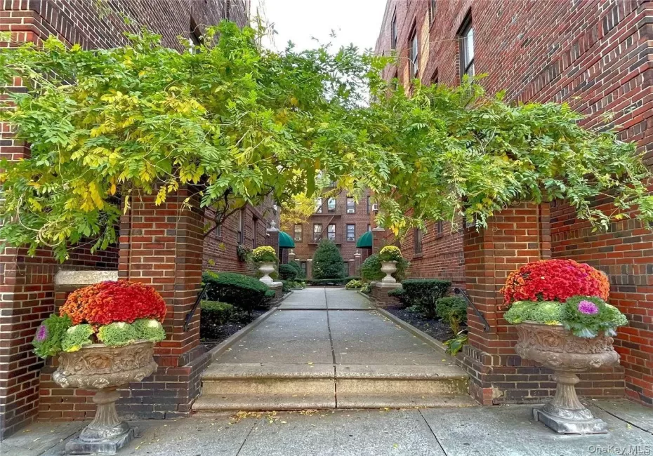 41-15 51 Street Sunnyside, NY 41-15 51 Street Sunnyside, NY