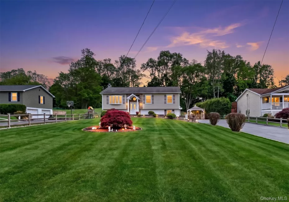 46 Camelot Road, Poughkeepsie (town), NY, 3 Bedrooms Bedrooms, 10 Rooms Rooms,2 BathroomsBathrooms,Residential,For Rent,Camelot,0,1007141 46 Camelot Road, Poughkeepsie (town), NY, 3 Bedrooms Bedrooms, 10 Rooms Rooms,2 BathroomsBathrooms,Residential,For Rent,Camelot,0,1007141