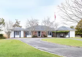 69 Oneck Road, Southampton, NY, 4 Bedrooms Bedrooms, 12 Rooms Rooms,3 BathroomsBathrooms,Residential Lease,For Rent,Oneck,0,1011874 69 Oneck Road, Southampton, NY, 4 Bedrooms Bedrooms, 12 Rooms Rooms,3 BathroomsBathrooms,Residential Lease,For Rent,Oneck,0,1011874
