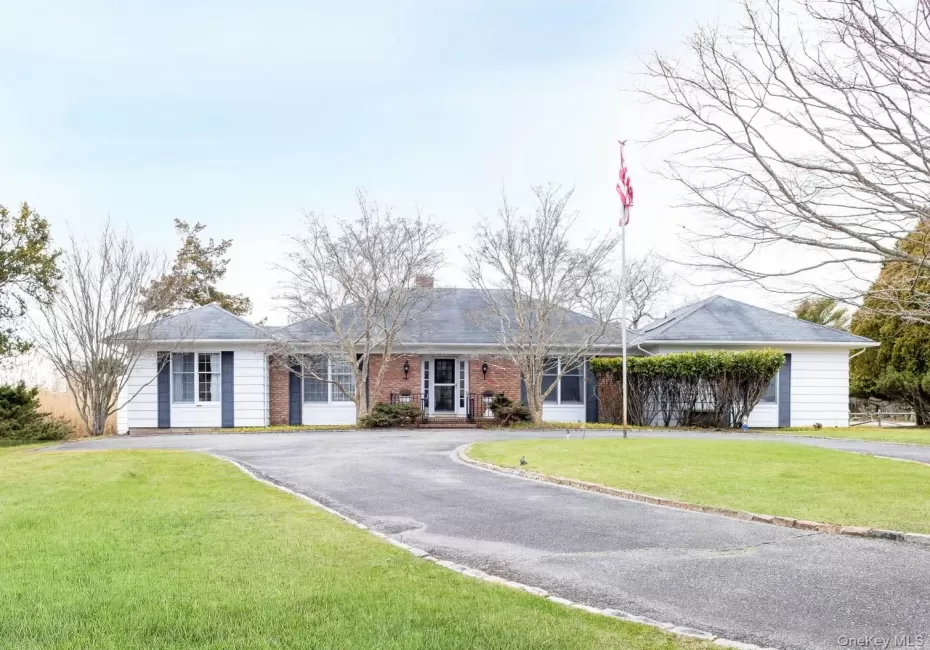 69 Oneck Road, Southampton, NY, 4 Bedrooms Bedrooms, 12 Rooms Rooms,3 BathroomsBathrooms,Residential Lease,For Rent,Oneck,0,1011874 69 Oneck Road, Southampton, NY, 4 Bedrooms Bedrooms, 12 Rooms Rooms,3 BathroomsBathrooms,Residential Lease,For Rent,Oneck,0,1011874