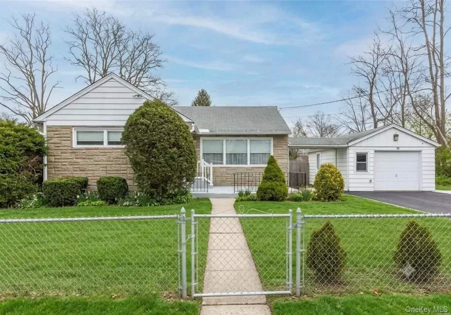 20 Maple Street, Islip, NY, 3 Bedrooms Bedrooms, 8 Rooms Rooms,2 BathroomsBathrooms,Residential,For Rent,Maple,0,994451 20 Maple Street, Islip, NY, 3 Bedrooms Bedrooms, 8 Rooms Rooms,2 BathroomsBathrooms,Residential,For Rent,Maple,0,994451