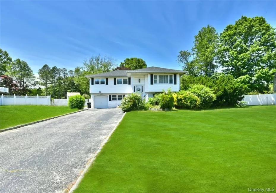 44 Peppermint Road, Smithtown, NY, 4 Bedrooms Bedrooms, 10 Rooms Rooms,3 BathroomsBathrooms,Residential,For Rent,Peppermint,0,1011827 44 Peppermint Road, Smithtown, NY, 4 Bedrooms Bedrooms, 10 Rooms Rooms,3 BathroomsBathrooms,Residential,For Rent,Peppermint,0,1011827