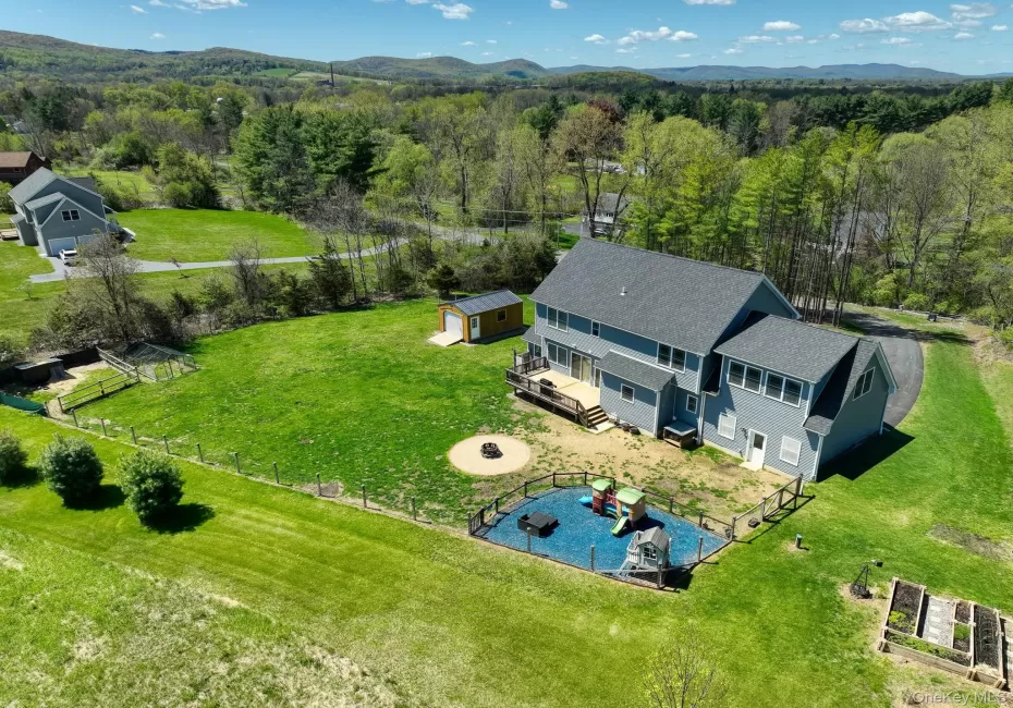 83 Lime Ridge Road, Beekman, NY, 4 Bedrooms Bedrooms, 9 Rooms Rooms,2 BathroomsBathrooms,Residential,For Rent,Lime Ridge,0,1011955 83 Lime Ridge Road, Beekman, NY, 4 Bedrooms Bedrooms, 9 Rooms Rooms,2 BathroomsBathrooms,Residential,For Rent,Lime Ridge,0,1011955