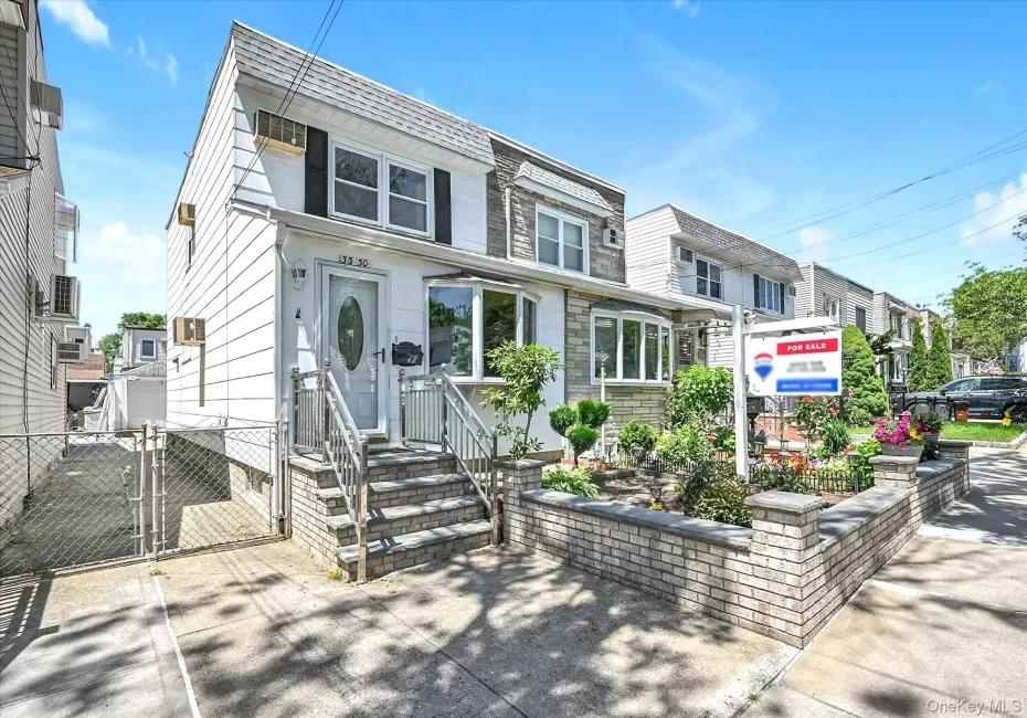 33-30 203rd Street, New York, NY, 3 Bedrooms Bedrooms, 6 Rooms Rooms,1 BathroomBathrooms,Residential,For Rent,203rd,0,1011973 33-30 203rd Street, New York, NY, 3 Bedrooms Bedrooms, 6 Rooms Rooms,1 BathroomBathrooms,Residential,For Rent,203rd,0,1011973