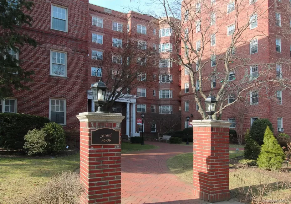 The Girard at Forest Hills South The Girard at Forest Hills South