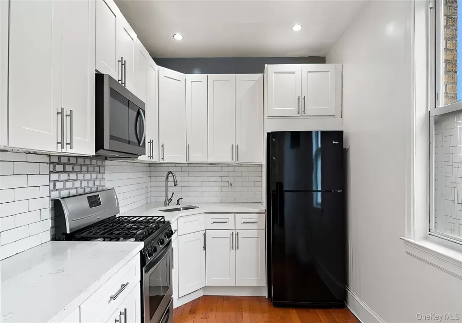 1129 221st, New York, NY, 2 Bedrooms Bedrooms, 6 Rooms Rooms,1 BathroomBathrooms,Residential Lease,For Rent,221st,0,1012045 1129 221st, New York, NY, 2 Bedrooms Bedrooms, 6 Rooms Rooms,1 BathroomBathrooms,Residential Lease,For Rent,221st,0,1012045