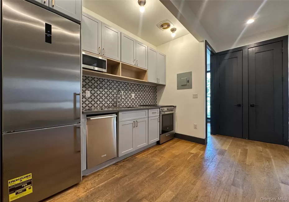 2506 Newkirk Avenue, New York, NY, 3 Bedrooms Bedrooms, 4 Rooms Rooms,2 BathroomsBathrooms,Residential Lease,For Rent,Newkirk,0,1012051 2506 Newkirk Avenue, New York, NY, 3 Bedrooms Bedrooms, 4 Rooms Rooms,2 BathroomsBathrooms,Residential Lease,For Rent,Newkirk,0,1012051