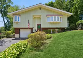 2 Highfield Avenue, North Hempstead, NY, 4 Bedrooms Bedrooms, 7 Rooms Rooms,2 BathroomsBathrooms,Residential,For Rent,Highfield,0,1011039 2 Highfield Avenue, North Hempstead, NY, 4 Bedrooms Bedrooms, 7 Rooms Rooms,2 BathroomsBathrooms,Residential,For Rent,Highfield,0,1011039