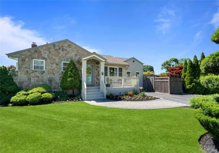 36 Lumur Drive, Islip, NY, 3 Bedrooms Bedrooms, 7 Rooms Rooms,2 BathroomsBathrooms,Residential,For Rent,Lumur,0,1010382 36 Lumur Drive, Islip, NY, 3 Bedrooms Bedrooms, 7 Rooms Rooms,2 BathroomsBathrooms,Residential,For Rent,Lumur,0,1010382