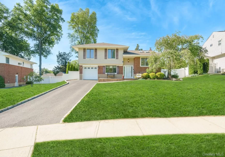 9 Wayne Place, Smithtown, NY, 3 Bedrooms Bedrooms, 7 Rooms Rooms,1 BathroomBathrooms,Residential,For Rent,Wayne,0,1012076 9 Wayne Place, Smithtown, NY, 3 Bedrooms Bedrooms, 7 Rooms Rooms,1 BathroomBathrooms,Residential,For Rent,Wayne,0,1012076