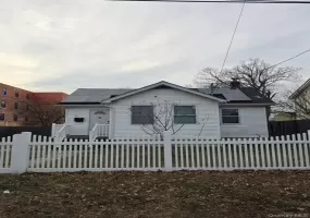 10 15th Street, Babylon, NY, 2 Bedrooms Bedrooms, 6 Rooms Rooms,2 BathroomsBathrooms,Residential,For Rent,15th,0,944004 10 15th Street, Babylon, NY, 2 Bedrooms Bedrooms, 6 Rooms Rooms,2 BathroomsBathrooms,Residential,For Rent,15th,0,944004