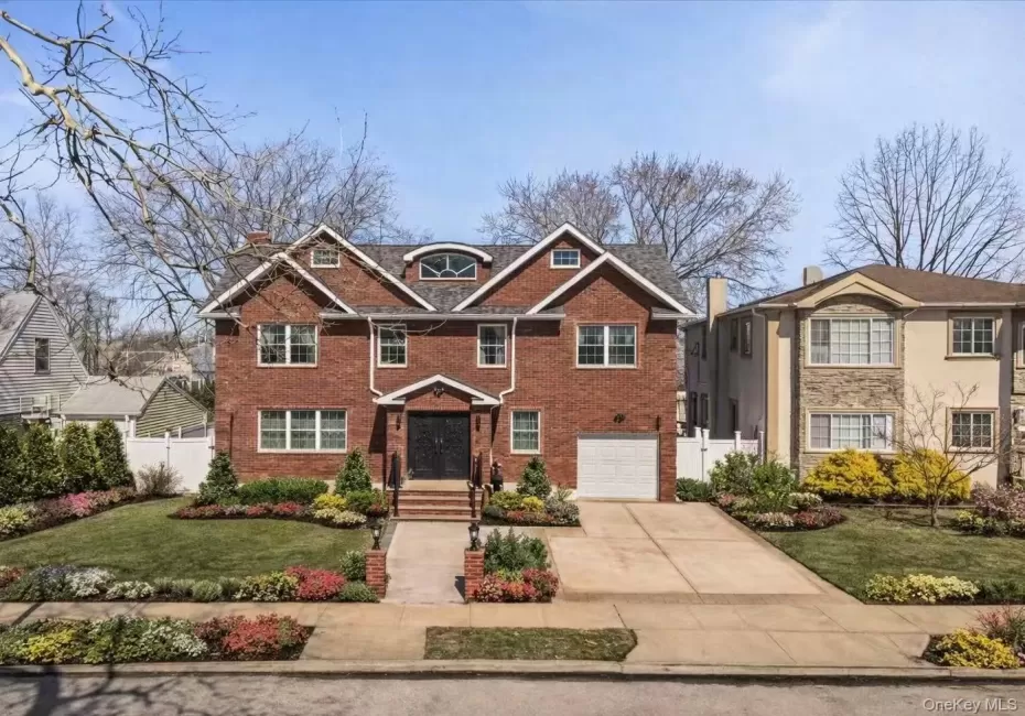 642 Lenore Lane, Hempstead, NY, 4 Bedrooms Bedrooms, 10 Rooms Rooms,4 BathroomsBathrooms,Residential,For Rent,Lenore,0,969149 642 Lenore Lane, Hempstead, NY, 4 Bedrooms Bedrooms, 10 Rooms Rooms,4 BathroomsBathrooms,Residential,For Rent,Lenore,0,969149