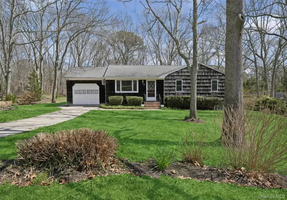 4 Columbine Avenue, Southampton, NY, 3 Bedrooms Bedrooms, 8 Rooms Rooms,2 BathroomsBathrooms,Residential,For Rent,Columbine,0,981892 4 Columbine Avenue, Southampton, NY, 3 Bedrooms Bedrooms, 8 Rooms Rooms,2 BathroomsBathrooms,Residential,For Rent,Columbine,0,981892