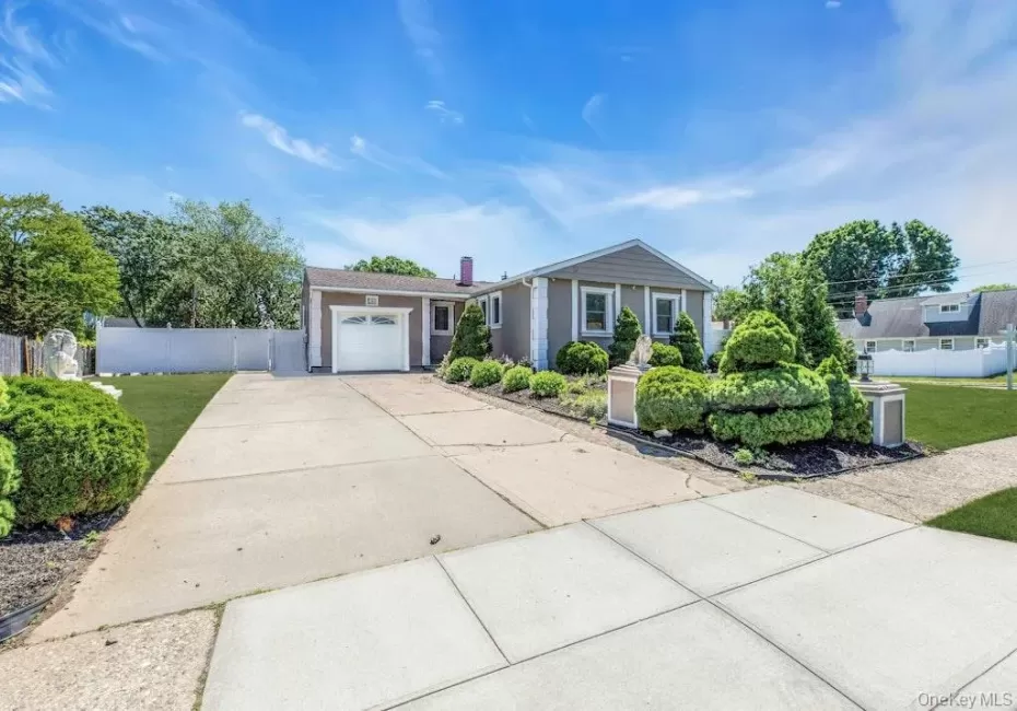 49 Miller Avenue, Brookhaven, NY, 3 Bedrooms Bedrooms, 6 Rooms Rooms,1 BathroomBathrooms,Residential,For Rent,Miller,0,1005979 49 Miller Avenue, Brookhaven, NY, 3 Bedrooms Bedrooms, 6 Rooms Rooms,1 BathroomBathrooms,Residential,For Rent,Miller,0,1005979