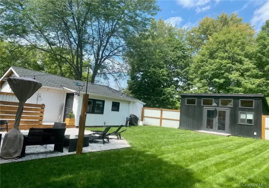 1 Blooms Corners Road, Warwick (town), NY, 1 Bedroom Bedrooms, 4 Rooms Rooms,1 BathroomBathrooms,Residential Lease,For Rent,Blooms Corners,0,1000921 1 Blooms Corners Road, Warwick (town), NY, 1 Bedroom Bedrooms, 4 Rooms Rooms,1 BathroomBathrooms,Residential Lease,For Rent,Blooms Corners,0,1000921