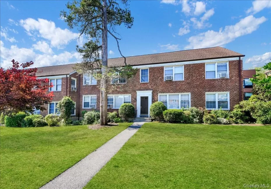 111 North Broadway, White Plains, NY, 2 Bedrooms Bedrooms, 5 Rooms Rooms,1 BathroomBathrooms,Residential,For Rent,North Broadway,0,1007655 111 North Broadway, White Plains, NY, 2 Bedrooms Bedrooms, 5 Rooms Rooms,1 BathroomBathrooms,Residential,For Rent,North Broadway,0,1007655