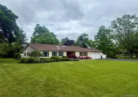 60 Thadford Street, Huntington, NY, 4 Bedrooms Bedrooms, 8 Rooms Rooms,2 BathroomsBathrooms,Residential,For Rent,Thadford,0,970759 60 Thadford Street, Huntington, NY, 4 Bedrooms Bedrooms, 8 Rooms Rooms,2 BathroomsBathrooms,Residential,For Rent,Thadford,0,970759