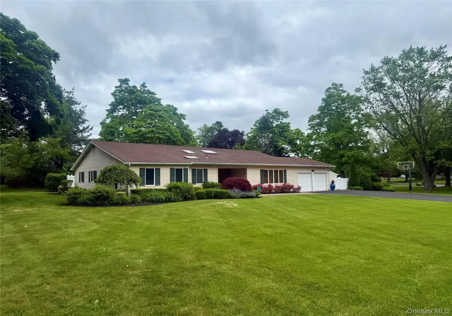 60 Thadford Street, Huntington, NY, 4 Bedrooms Bedrooms, 8 Rooms Rooms,2 BathroomsBathrooms,Residential,For Rent,Thadford,0,970759 60 Thadford Street, Huntington, NY, 4 Bedrooms Bedrooms, 8 Rooms Rooms,2 BathroomsBathrooms,Residential,For Rent,Thadford,0,970759