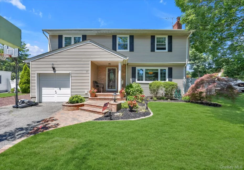 25 Arrowwood Lane, Huntington, NY, 4 Bedrooms Bedrooms, 8 Rooms Rooms,2 BathroomsBathrooms,Residential,For Rent,Arrowwood,0,1010273 25 Arrowwood Lane, Huntington, NY, 4 Bedrooms Bedrooms, 8 Rooms Rooms,2 BathroomsBathrooms,Residential,For Rent,Arrowwood,0,1010273