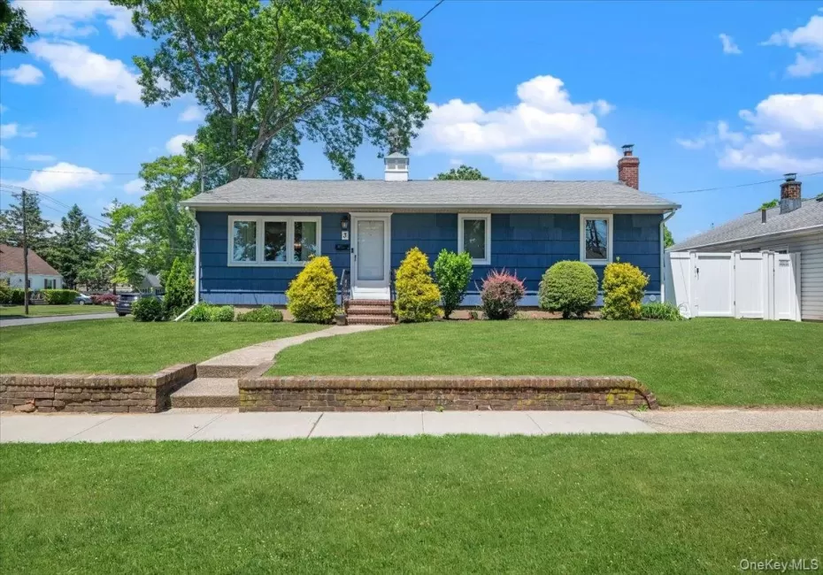 3 Cherry Street, Oyster Bay, NY, 3 Bedrooms Bedrooms, 10 Rooms Rooms,2 BathroomsBathrooms,Residential,For Rent,Cherry,0,1009661 3 Cherry Street, Oyster Bay, NY, 3 Bedrooms Bedrooms, 10 Rooms Rooms,2 BathroomsBathrooms,Residential,For Rent,Cherry,0,1009661