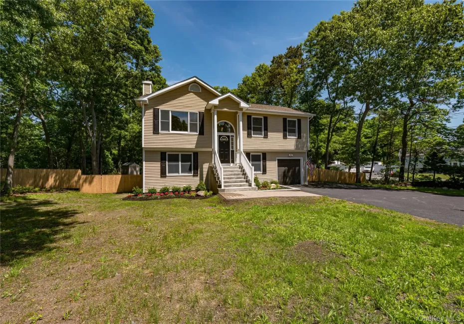 25 Camelot Drive, Brookhaven, NY, 5 Bedrooms Bedrooms, 11 Rooms Rooms,4 BathroomsBathrooms,Residential,For Rent,Camelot,0,1009738 25 Camelot Drive, Brookhaven, NY, 5 Bedrooms Bedrooms, 11 Rooms Rooms,4 BathroomsBathrooms,Residential,For Rent,Camelot,0,1009738