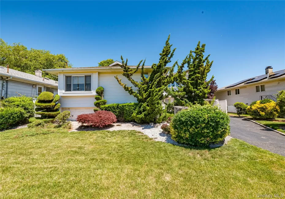 36 Elaine Drive, Hempstead, NY, 5 Bedrooms Bedrooms, 9 Rooms Rooms,3 BathroomsBathrooms,Residential,For Rent,Elaine,0,1011056 36 Elaine Drive, Hempstead, NY, 5 Bedrooms Bedrooms, 9 Rooms Rooms,3 BathroomsBathrooms,Residential,For Rent,Elaine,0,1011056