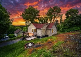 99 Moore Street, Kingston, NY, 4 Bedrooms Bedrooms, 8 Rooms Rooms,1 BathroomBathrooms,Residential,For Rent,Moore,0,1010862 99 Moore Street, Kingston, NY, 4 Bedrooms Bedrooms, 8 Rooms Rooms,1 BathroomBathrooms,Residential,For Rent,Moore,0,1010862